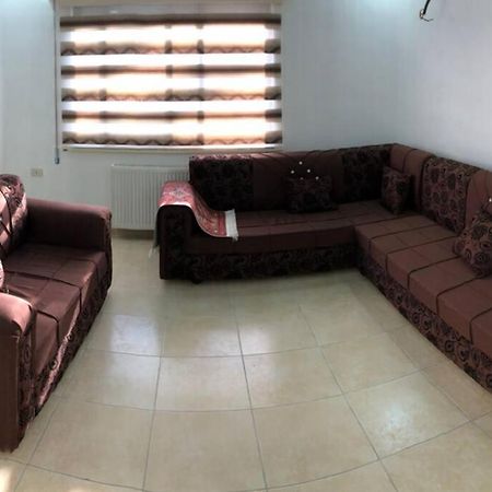 Apt 4 Rent/A Quiet Neighborhood Close To Services Amman Buitenkant foto