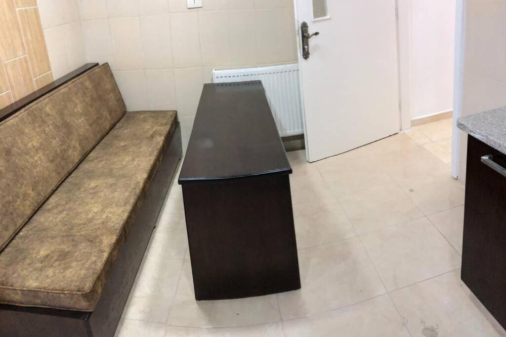 Apt 4 Rent/A Quiet Neighborhood Close To Services Amman Buitenkant foto