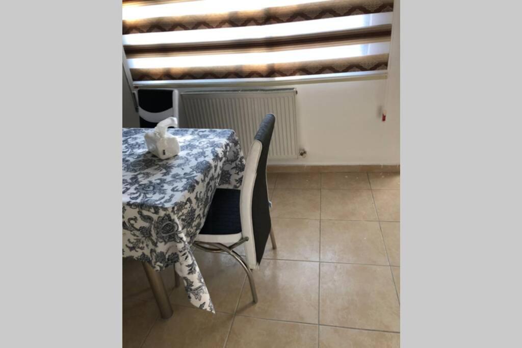 Apt 4 Rent/A Quiet Neighborhood Close To Services Amman Buitenkant foto